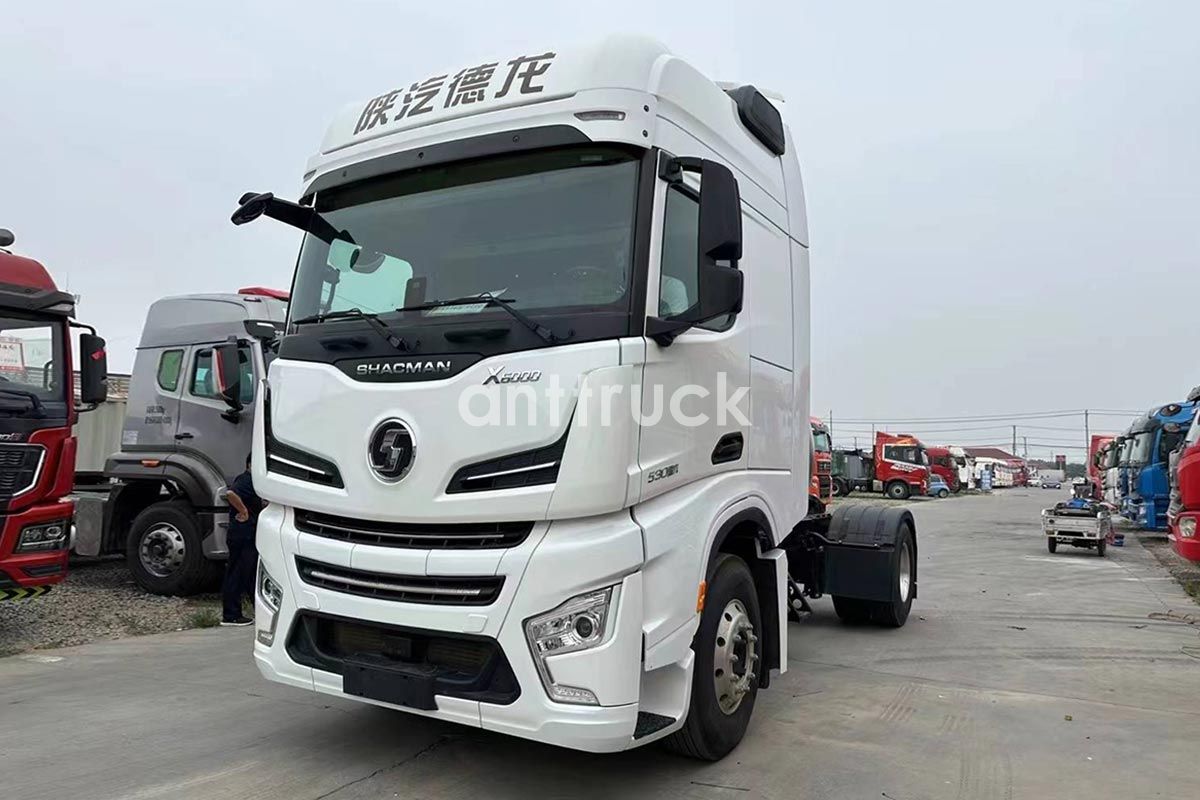 The Shacman X6000 CNG 4X2 Tractor Is Spe