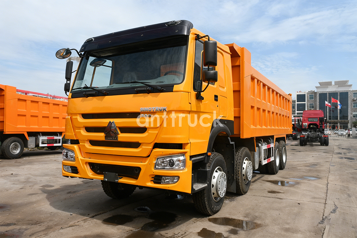 The HOWO-7 8X4 Dump Truck