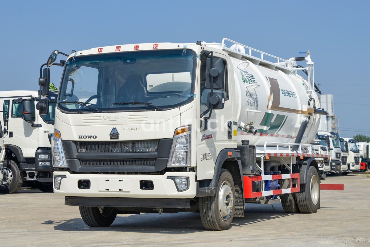 The HOWO 4X2 Sewage Sucti