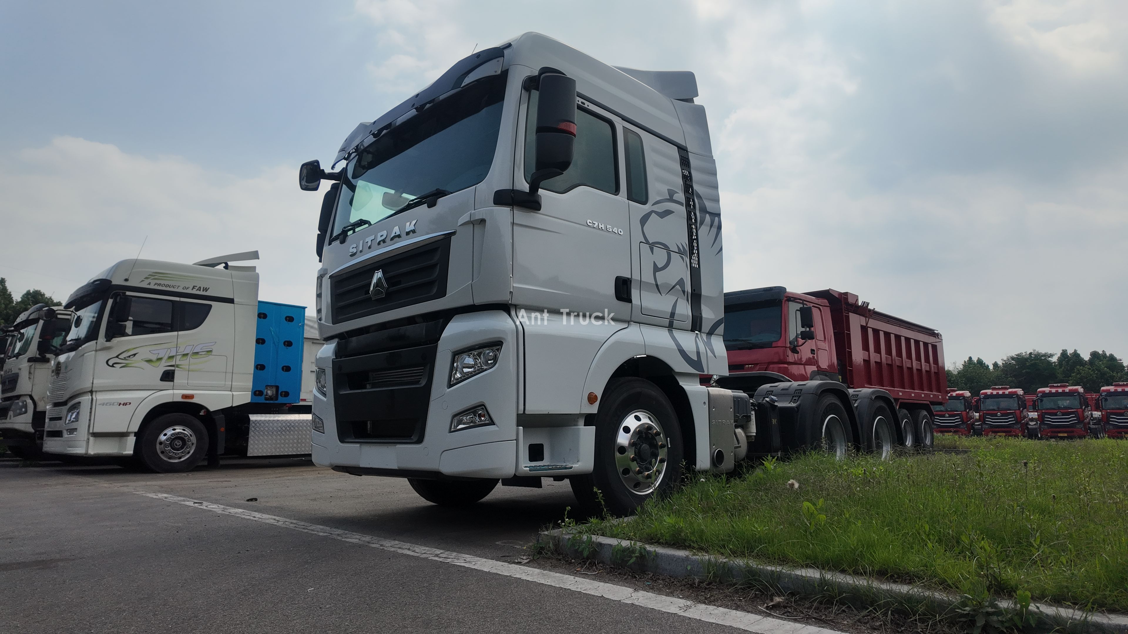 SINOTRUK SITRAK 6x4: Even