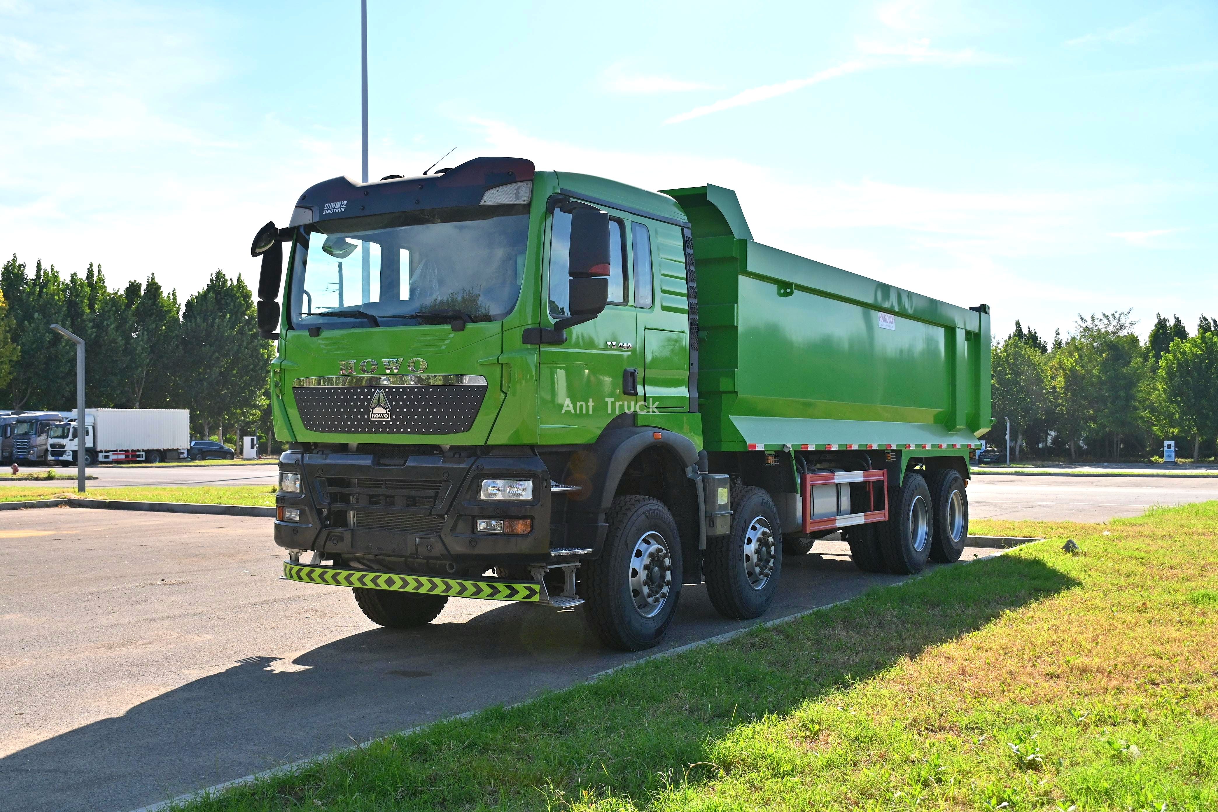 HOWO TX 8×4 440HP LHD Dum
